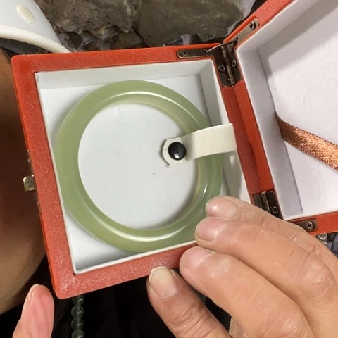 蛇纹石玉珠宝半成品未镶嵌