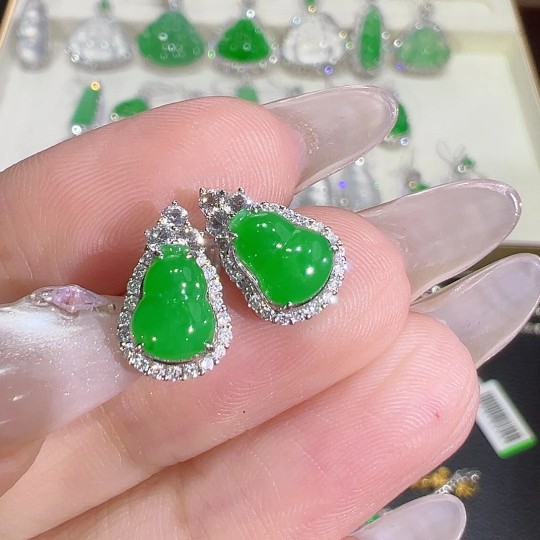 翡翠18K金镶嵌耳钉翡翠