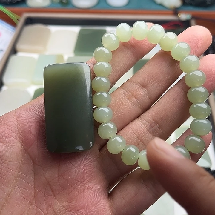 和田玉（糖玉）未镶嵌颈饰