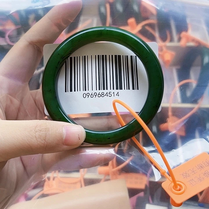 小***婷未镶嵌手镯和田玉