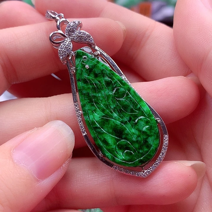 翡翠银S925镶嵌颈饰翡翠