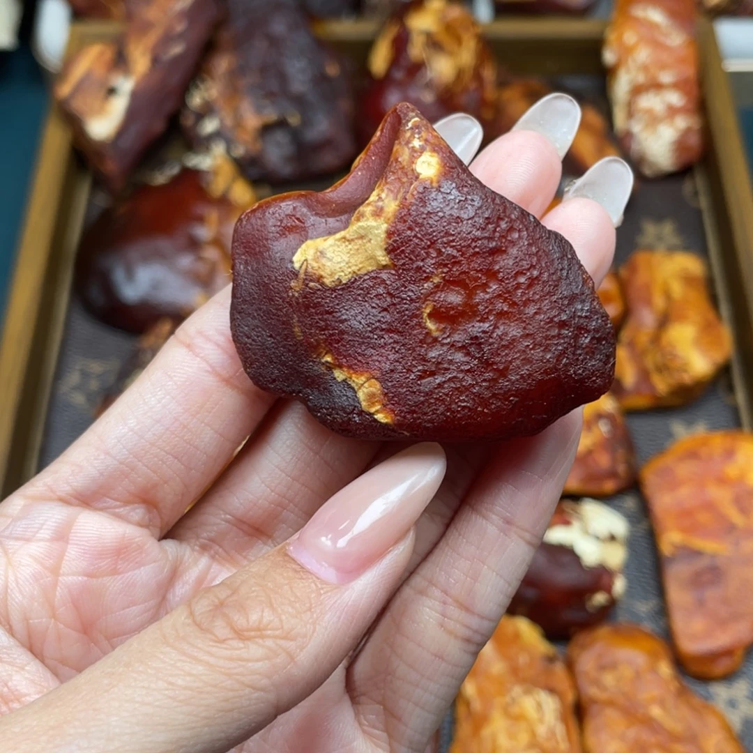 琥珀未镶嵌珠宝奇石