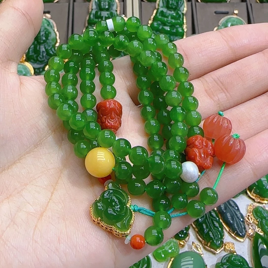 和田玉（碧玉）18K金镶嵌颈饰卡六冰果绿多圈