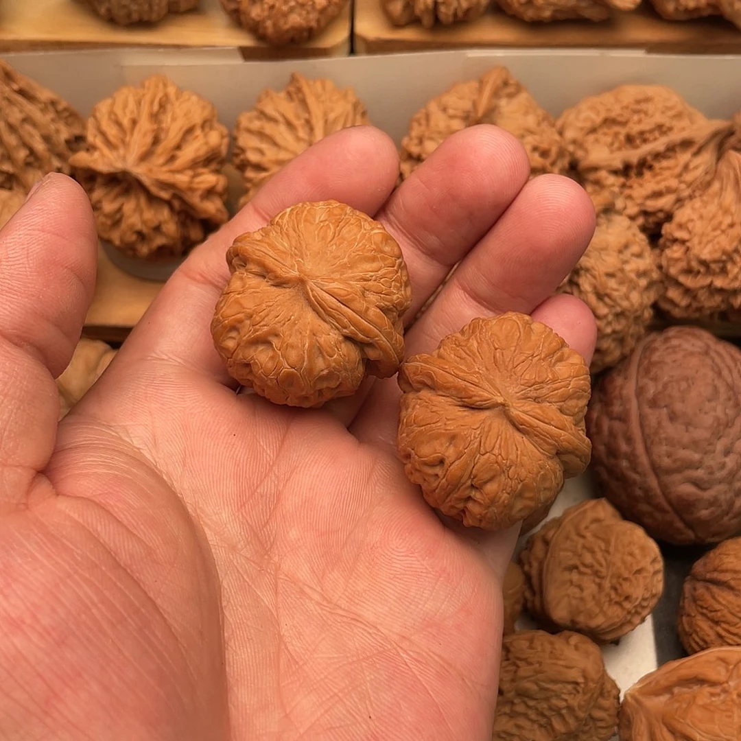 刘***屈吊坠文玩核桃元宝