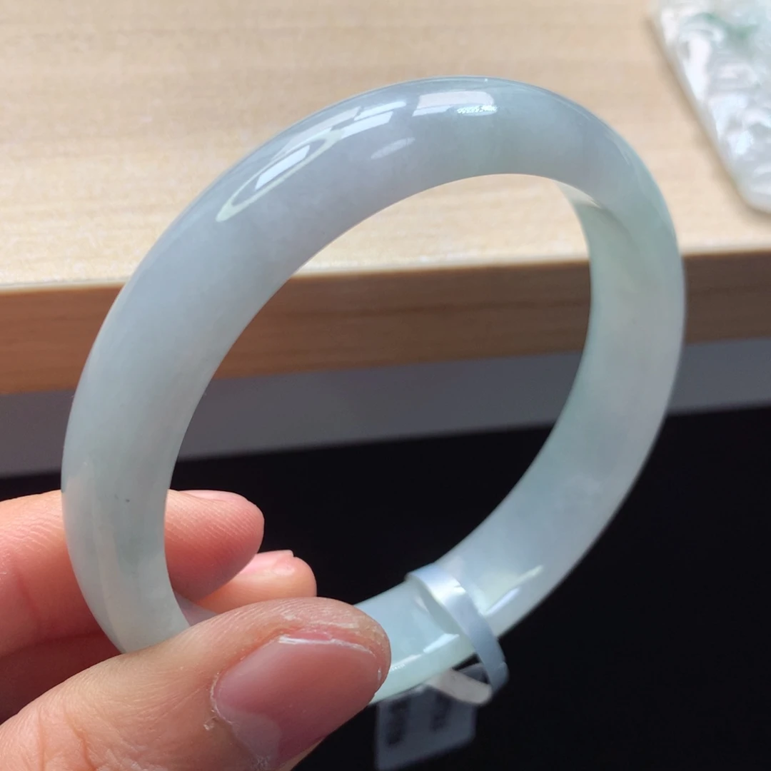 未镶嵌手镯翡翠手镯