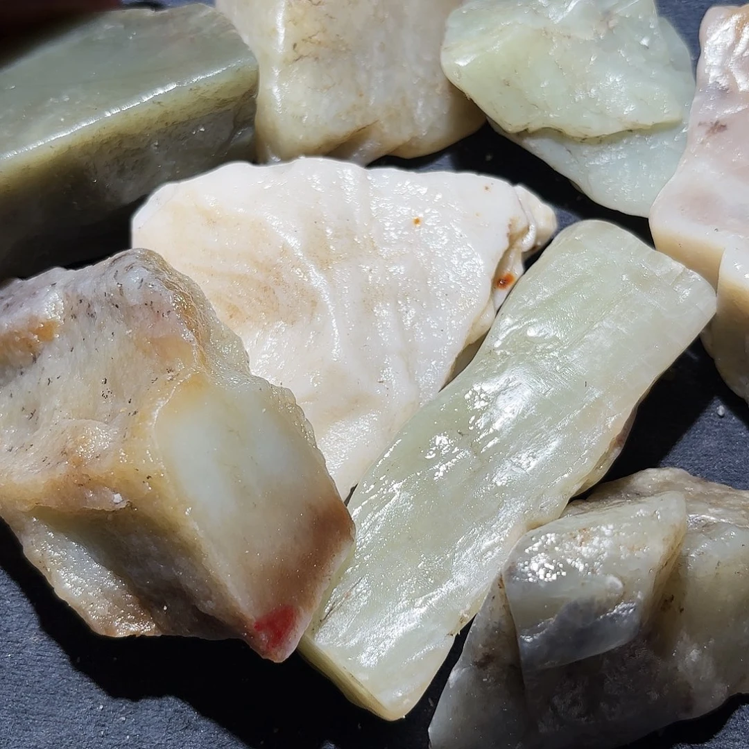 和田玉未镶嵌珠宝奇石