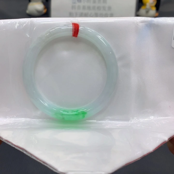 翡翠未镶嵌手镯翡翠23