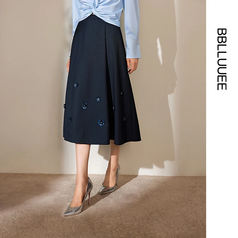 【步花间】BBLLUUEE/粉蓝衣橱2025秋装新款复古立体钉花A字半身裙