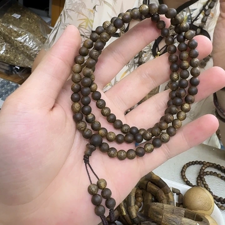 沉香碎屑沉香张勺子 99 沉多圈 0.6-13 克多样性发一串