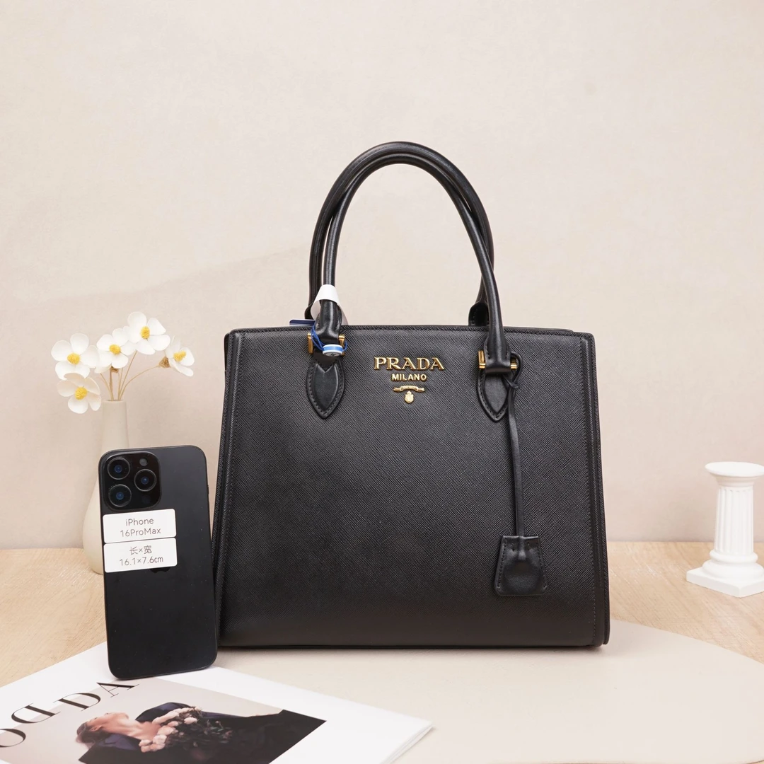 95新 Prada/普拉达 皮革托特大号黑金牛皮/肩带/DS026652