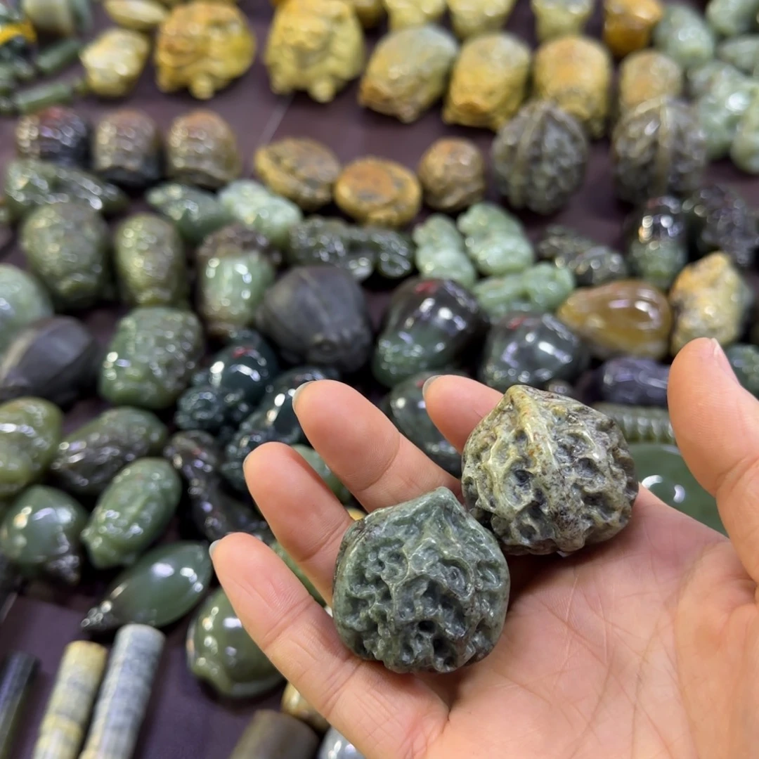 分***海岫岩河磨玉（透闪石质玉）未镶嵌颈饰