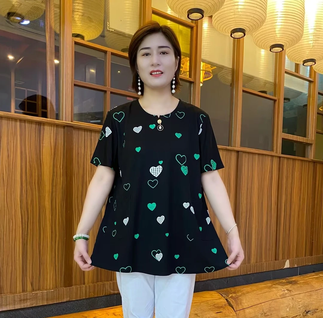 夏季休闲风韩版百搭显瘦常规款T恤妈妈装短袖爱心大版衫