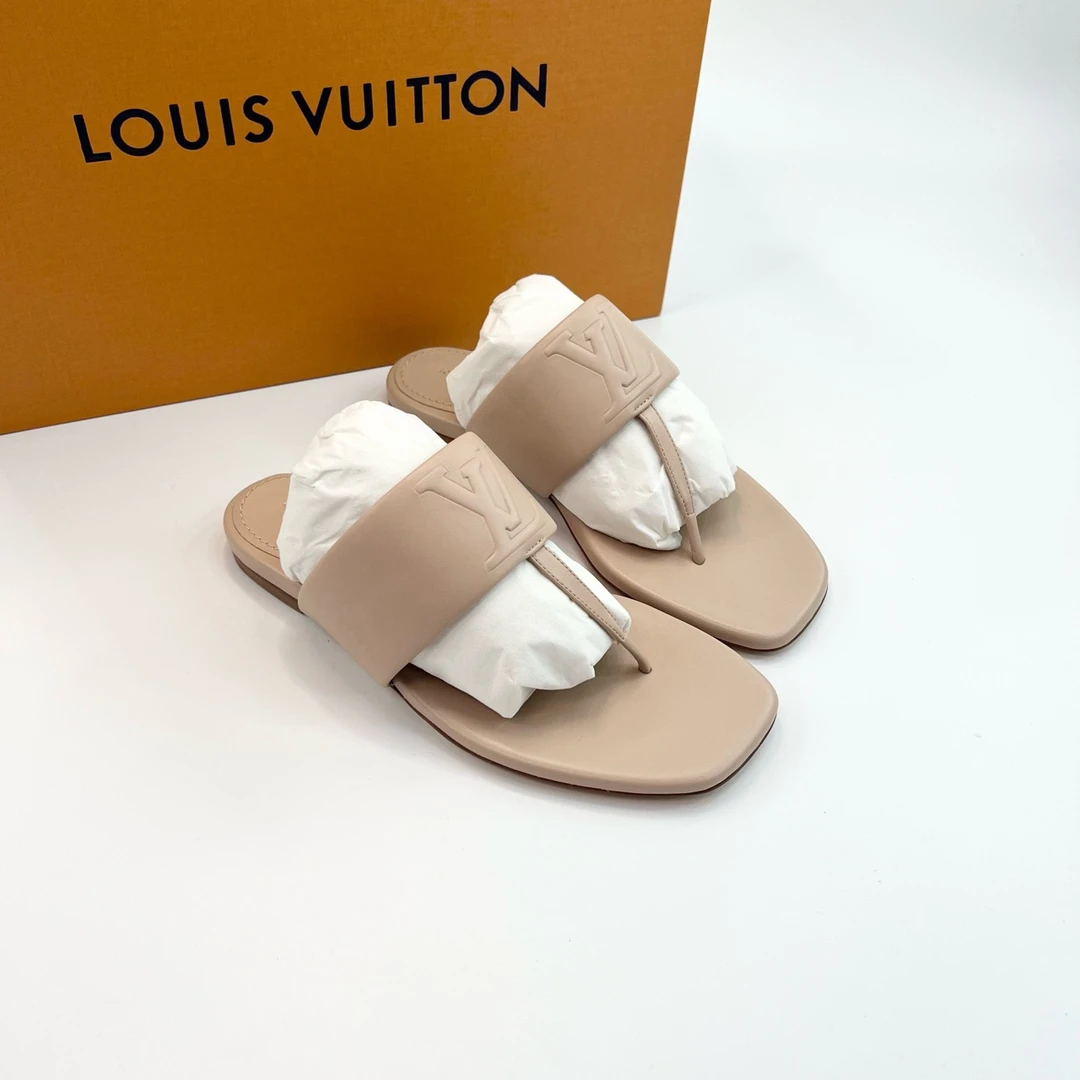 全新未使用 LouisVuitton/路易威登 37码/裸色lv女士夹趾拖鞋/pp
