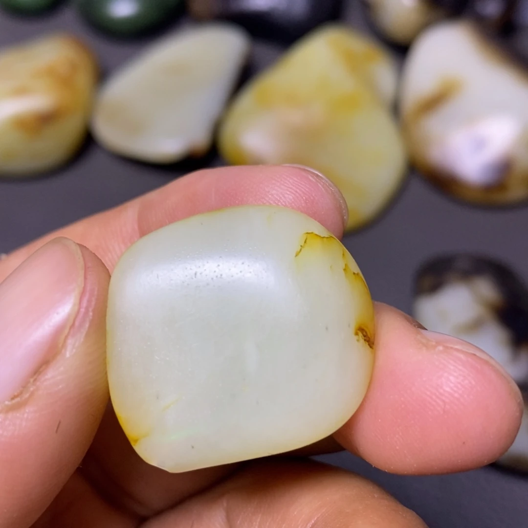 和田玉（糖玉）未镶嵌挂件