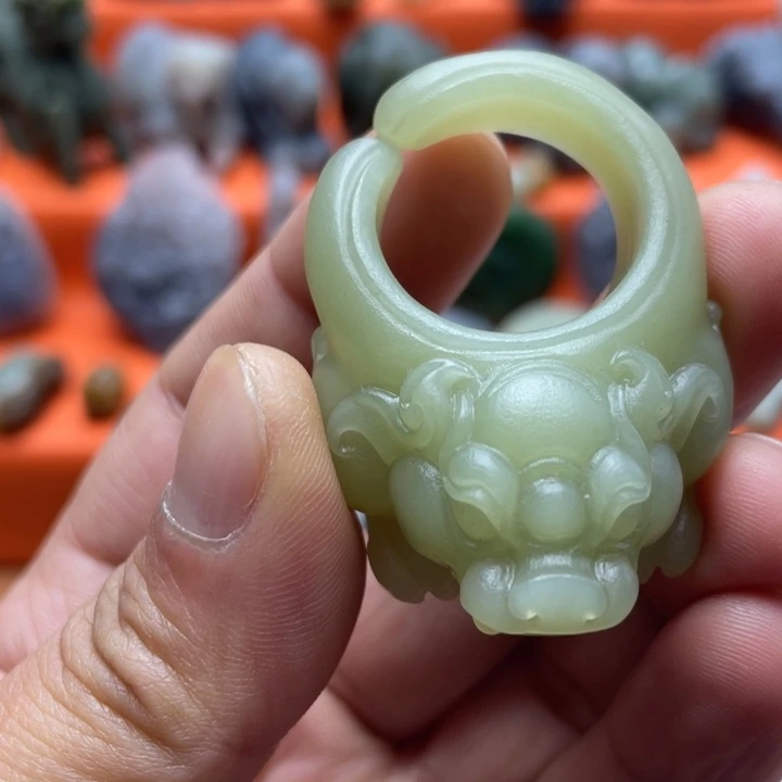 和田玉未镶嵌挂件