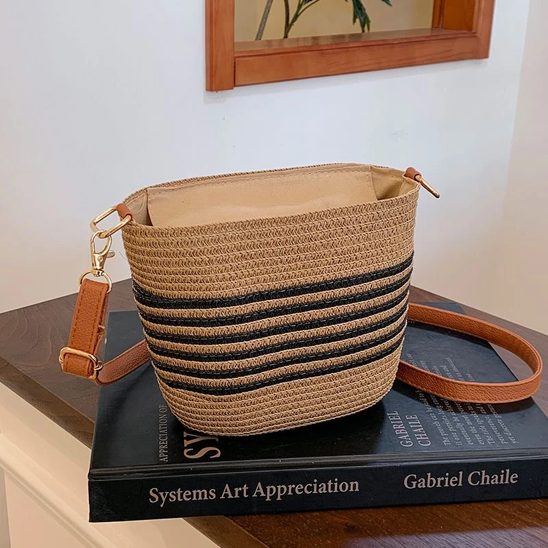 条纹编织斜挎包适合海边拍照包包夏季肩包编织包腋下包草编包