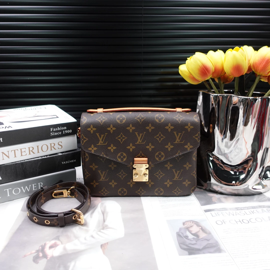 95新 LouisVuitton/路易威登 单肩包/T20287366