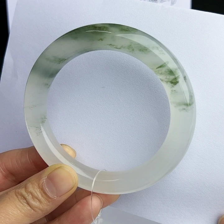 【闪购商品】石英质玉手镯未镶嵌胖圆10.8