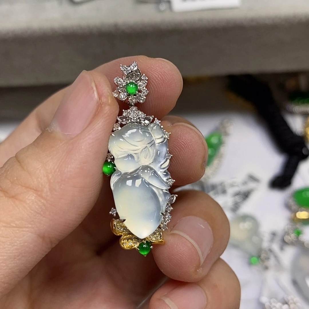 【闪购商品】18K金镶嵌戒指翡翠…****心吊坠