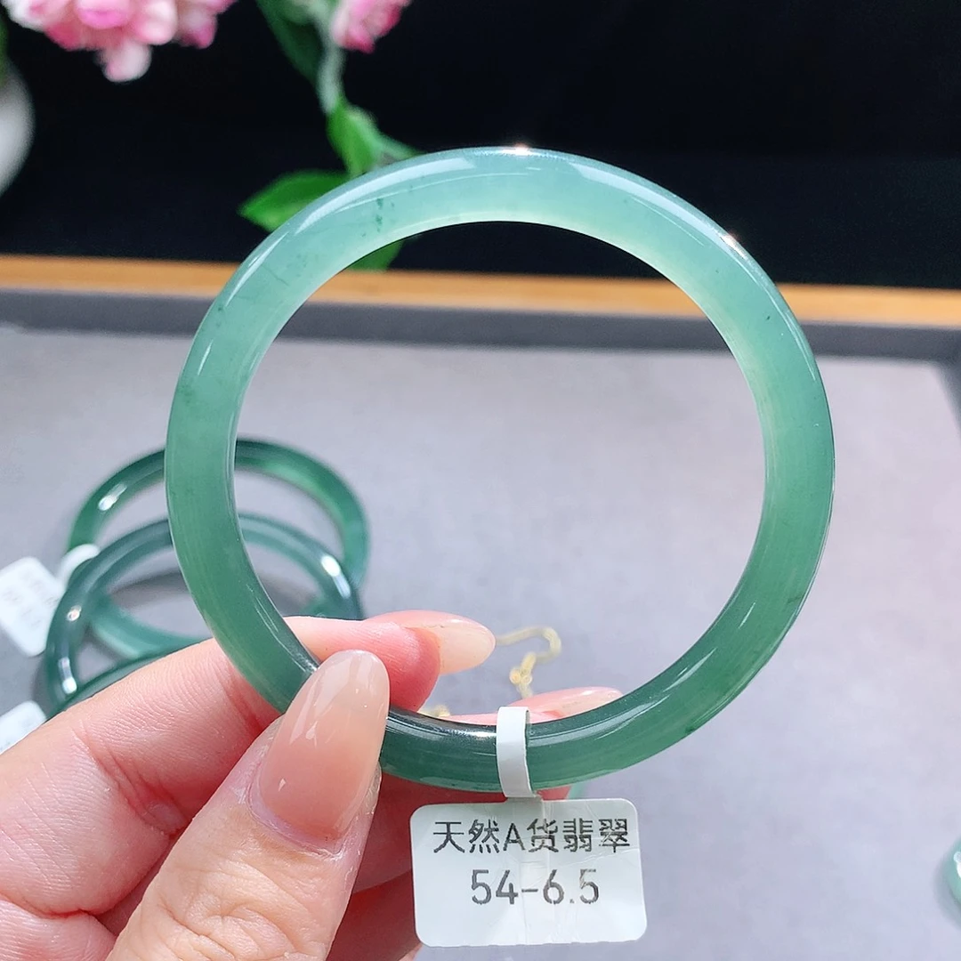 未镶嵌手镯（圆镯）翡翠