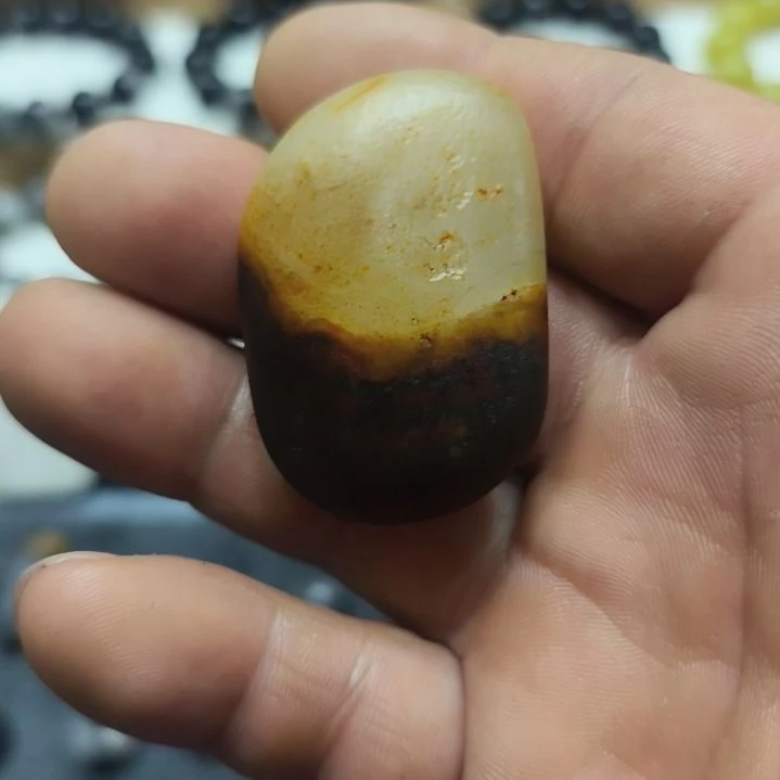 和田玉未镶嵌挂件昆****行