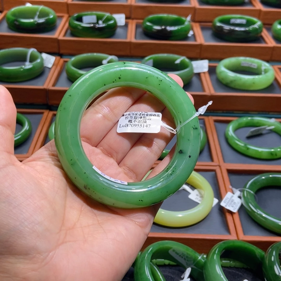 和田玉（碧玉）未镶嵌手镯俄碧果绿胖圆5556