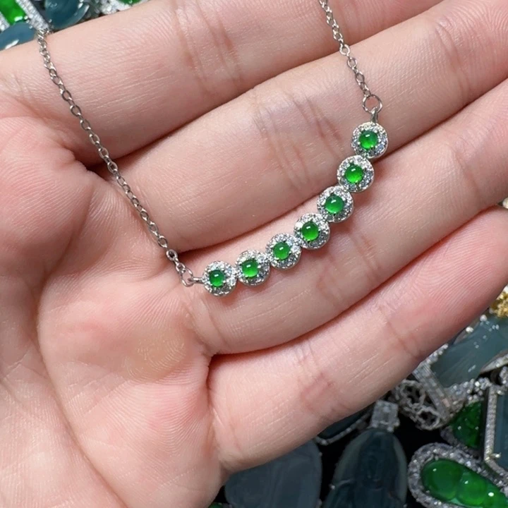 翡翠未镶嵌颈饰天然A货翡翠放漏