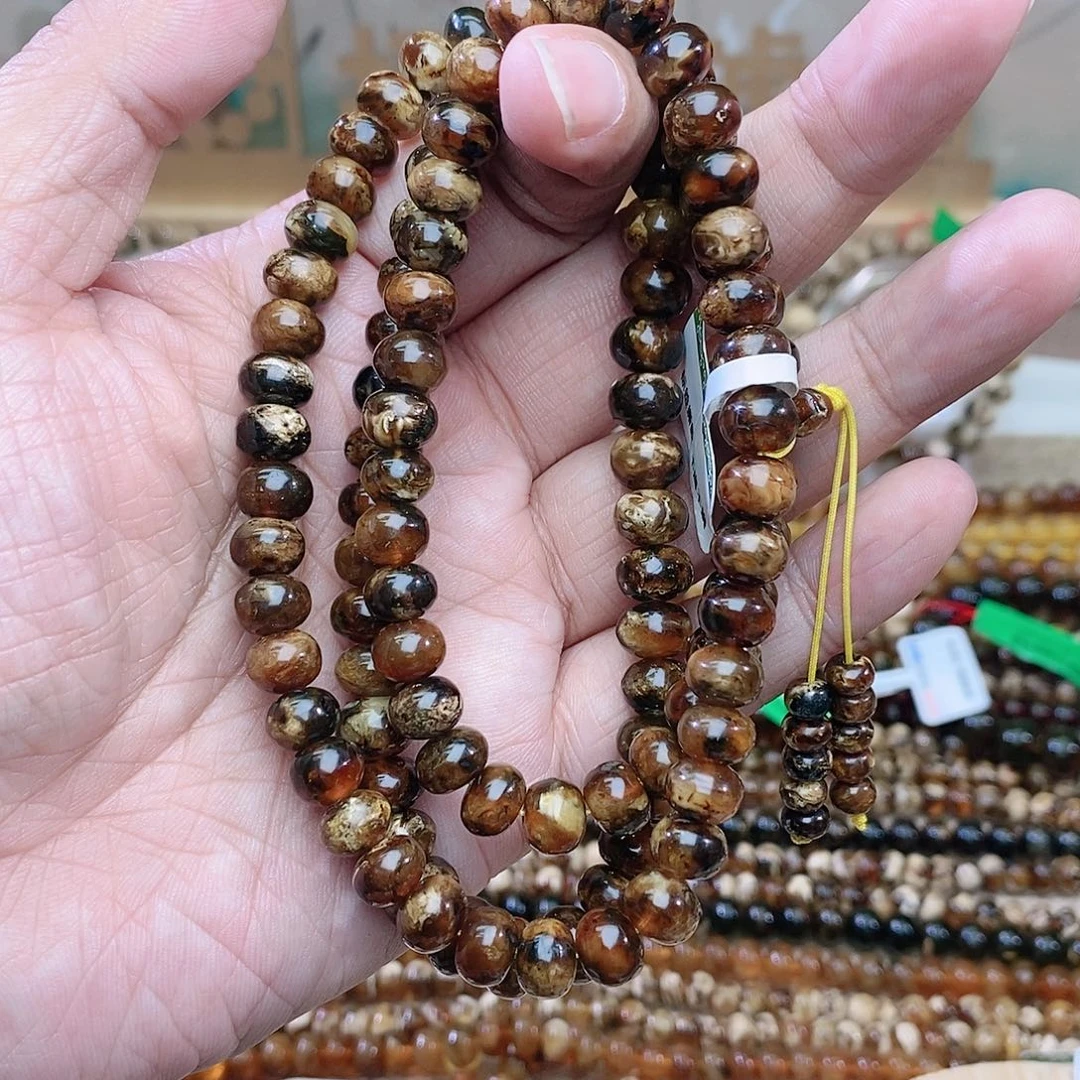 琥珀未镶嵌裸石8花