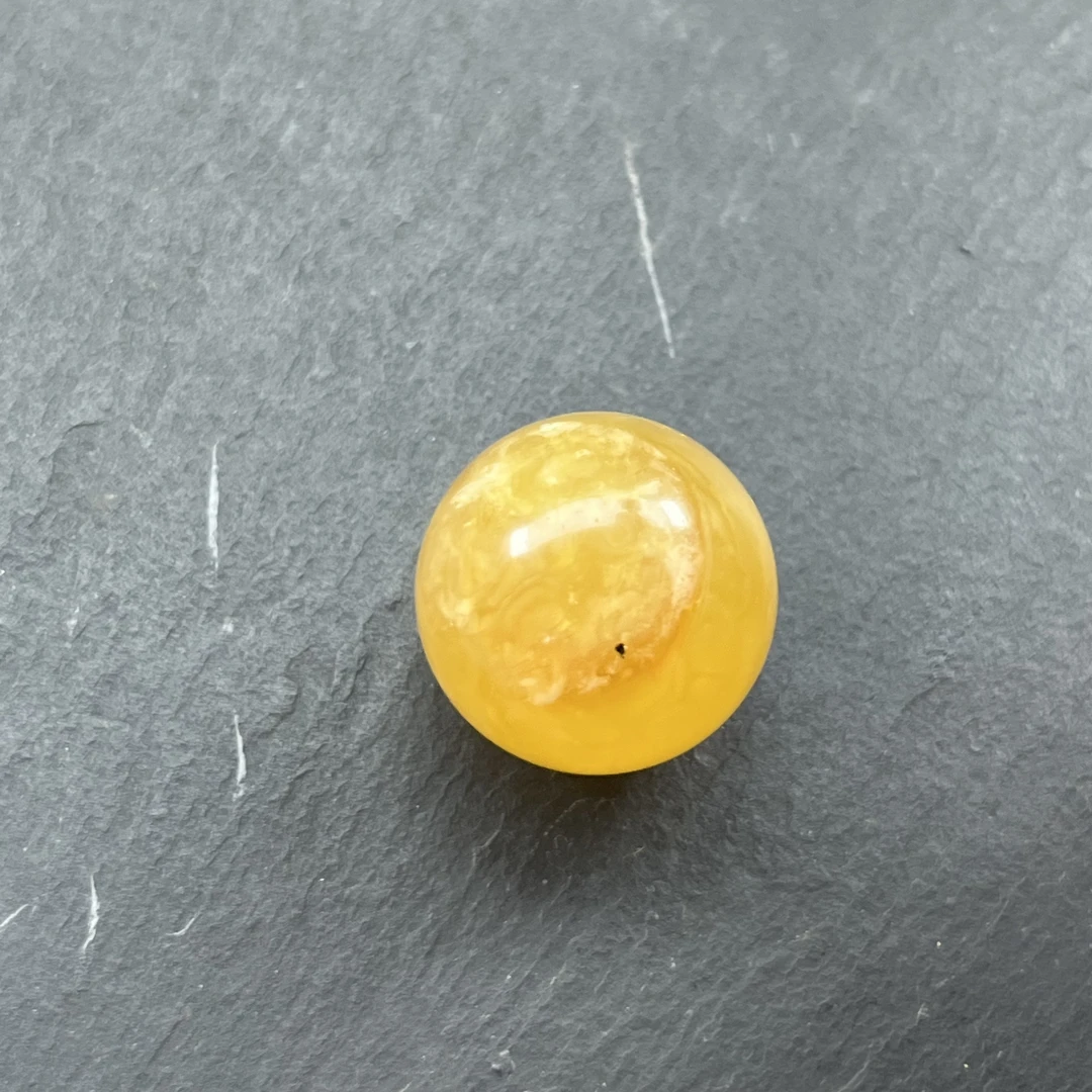 B217天然蜜蜡琥珀鸡油红特色圆珠