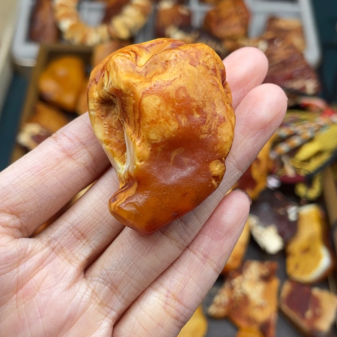 琥珀未镶嵌珠宝奇石