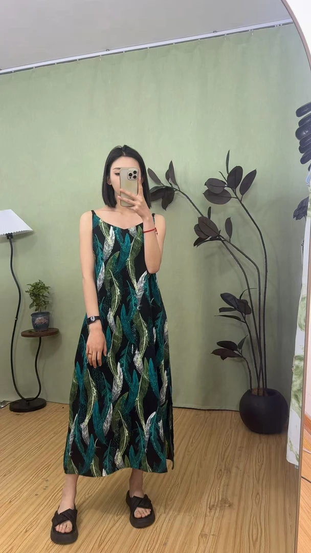 【羽毛】调节肩带开叉连衣裙新款花色气质女神赫本风吊带连衣裙06