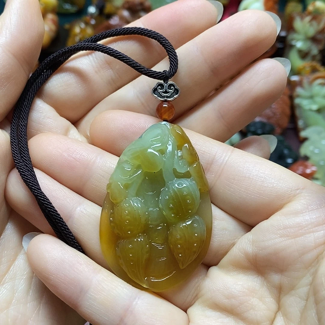 岫玉未镶嵌吊坠(赠链)