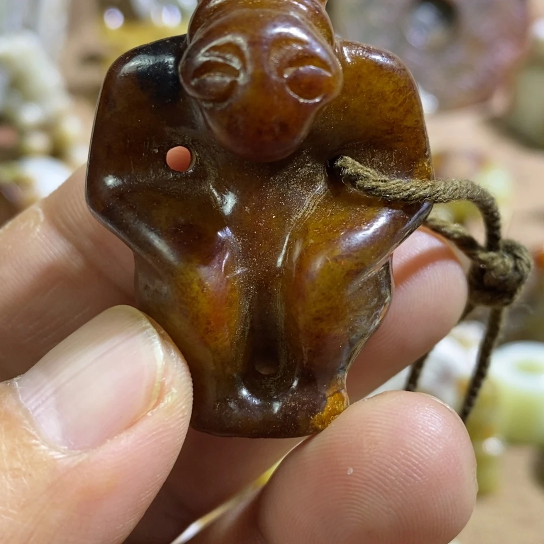 和田玉（糖玉）未镶嵌挂件