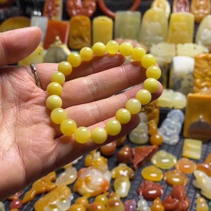 石英质玉（黄龙玉）未镶嵌颈饰