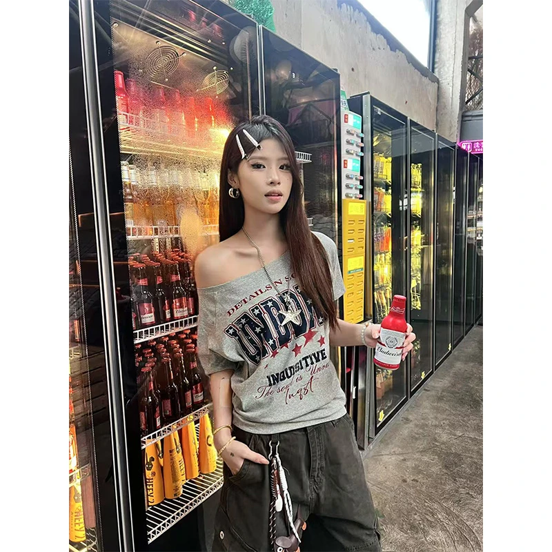 克林菲美式复古设计感印花斜肩短袖t恤女夏季宽松甜辣一字肩上衣