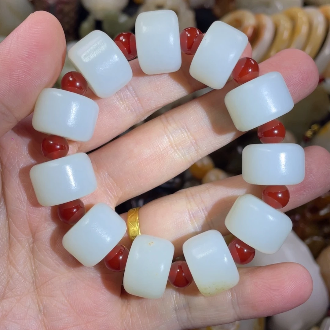 和田玉未镶嵌把件