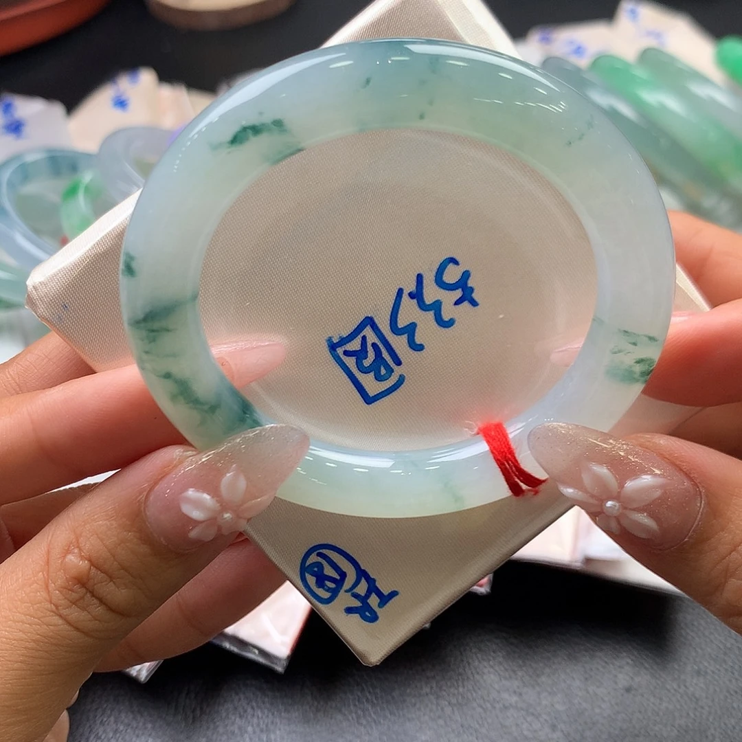 未镶嵌手镯（圆镯）翡翠51号 推荐