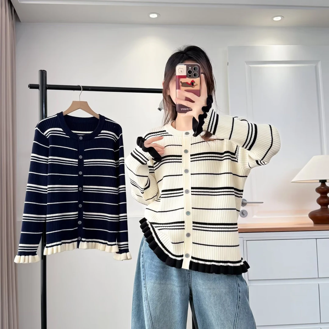 大码女装冬季新款时尚休闲宽松百搭舒适保暖木耳边条纹针织衫2568