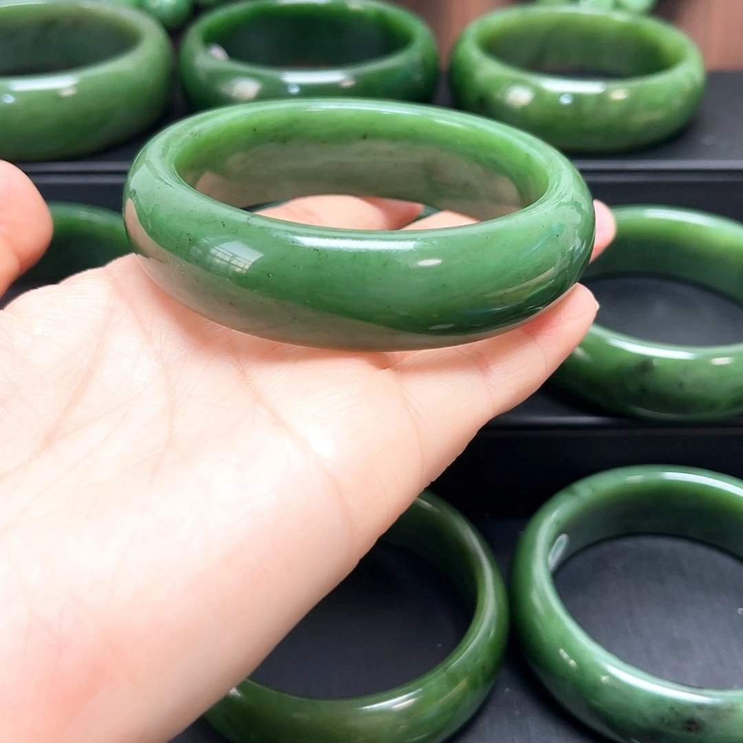 和田玉（碧玉）未镶嵌手镯