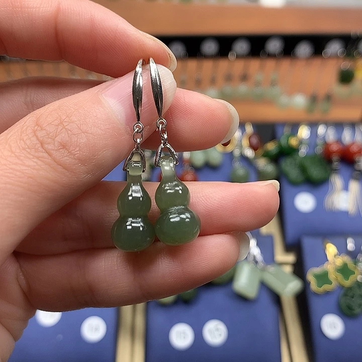 和田玉银S925镶嵌耳饰葫芦18左右湖水绿