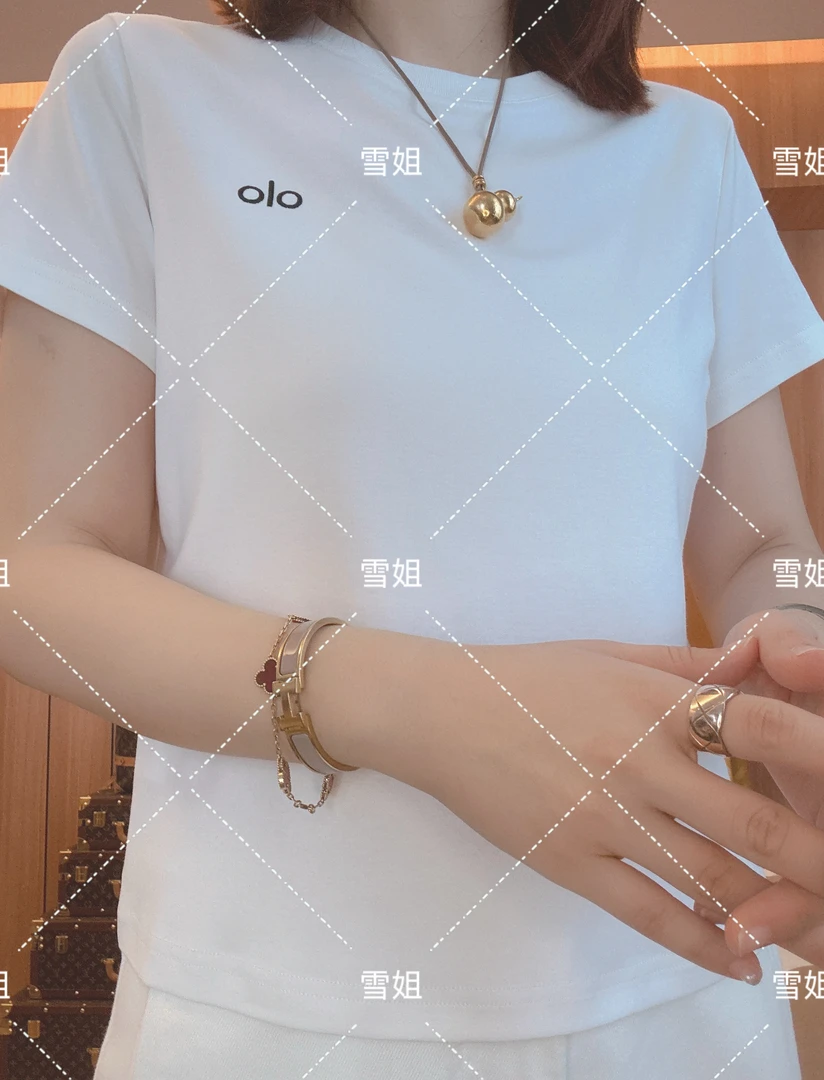 雪姐服饰「oloT」新款简约刺绣字母T恤时尚百搭圆领短袖内搭