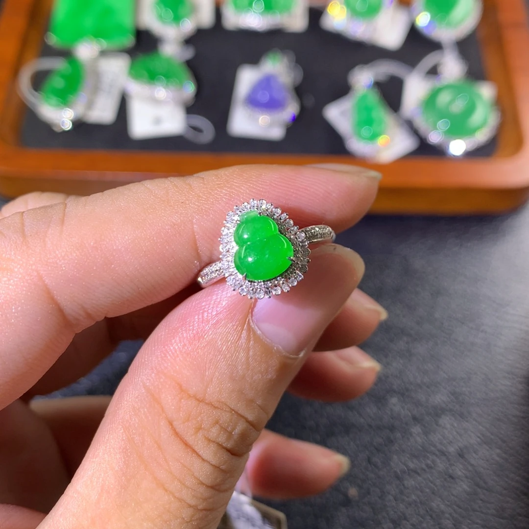 翡翠18K金镶嵌戒指翡翠