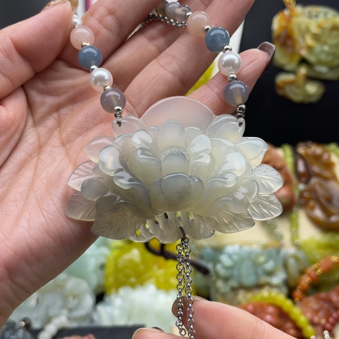 未镶嵌蛇纹石玉颈饰