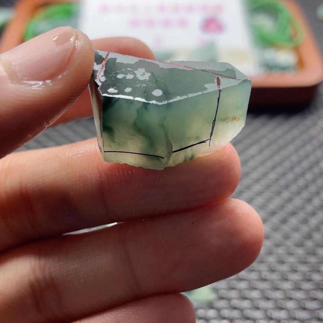 定制翡翠未镶嵌瞄*人