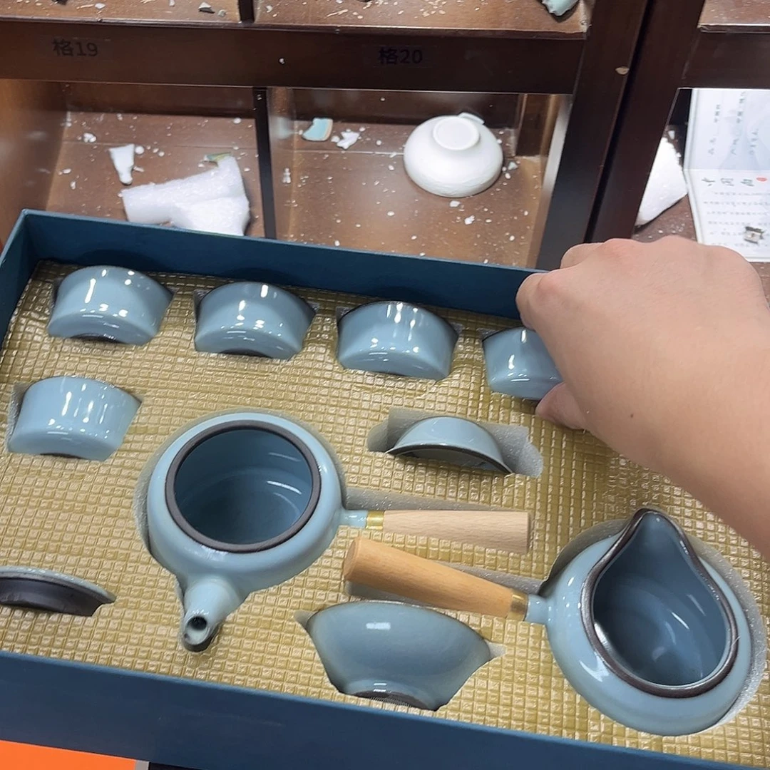 孤品茶具套装等。