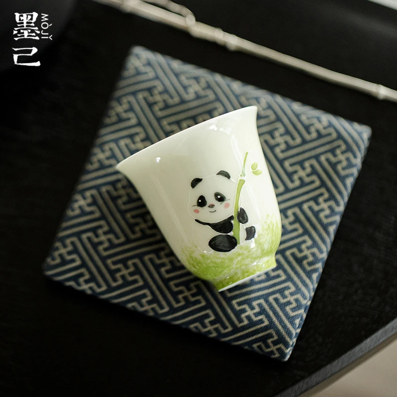 墨己手绘熊猫有田烧陶瓷品茗杯功夫茶具家用聚香杯喝茶单杯小茶杯