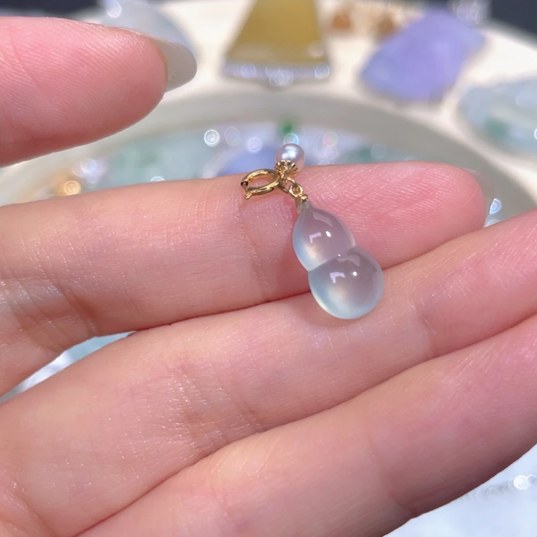 颈饰18K金镶嵌翡翠翡翠