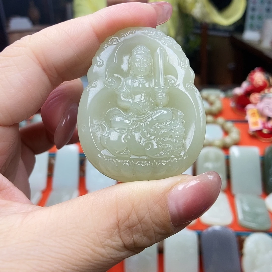 婷***婷和田玉未镶嵌颈饰