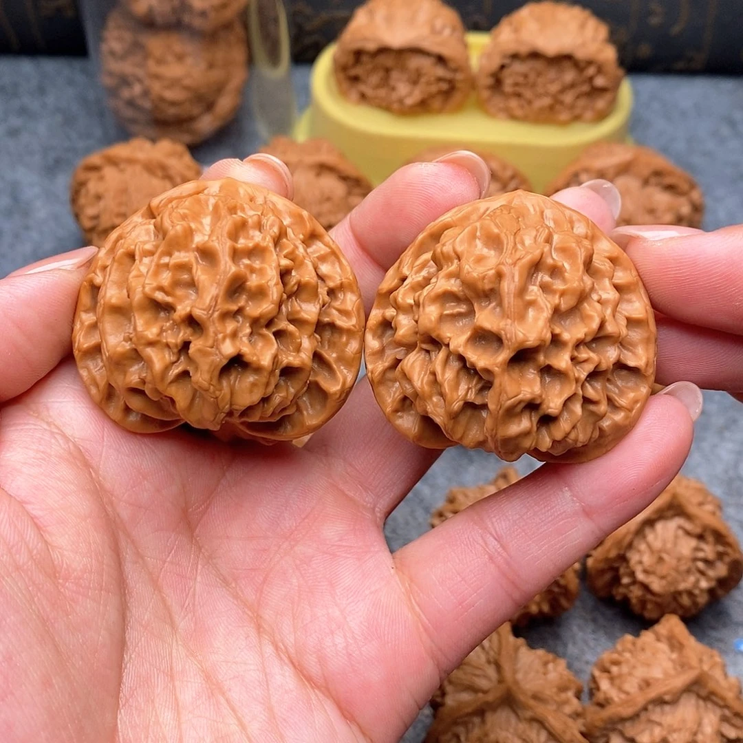 文玩核桃把件龙鳞43.5