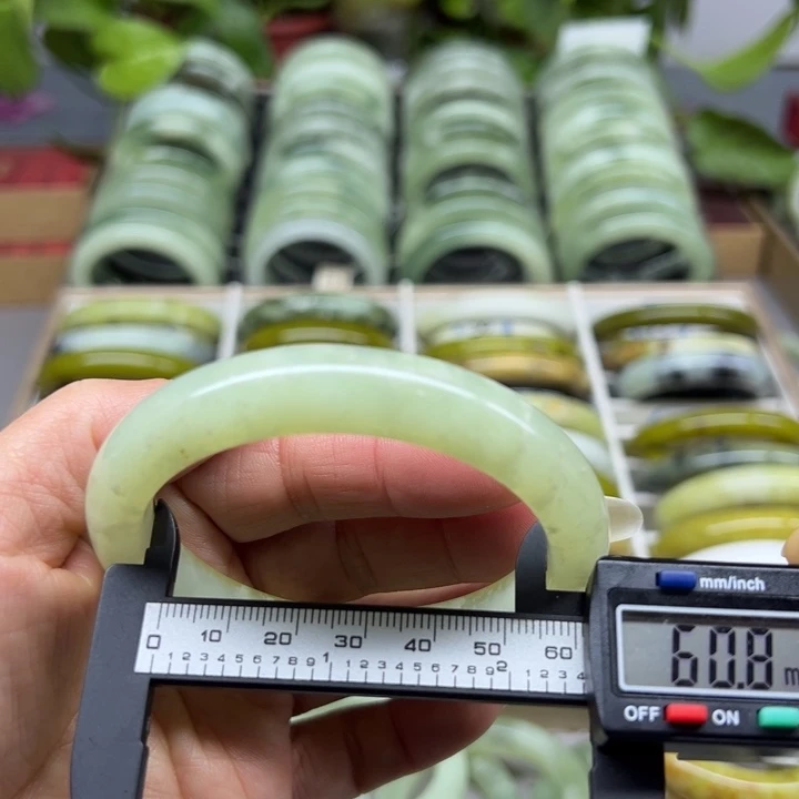 蛇纹石玉未镶嵌手镯37